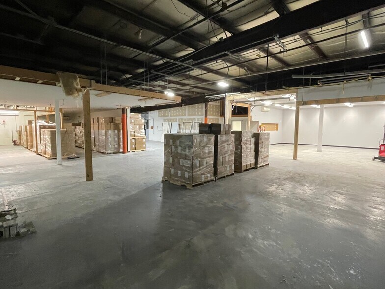 More Photos Of 112 Quality Ln, Rutland Industrial For Lease