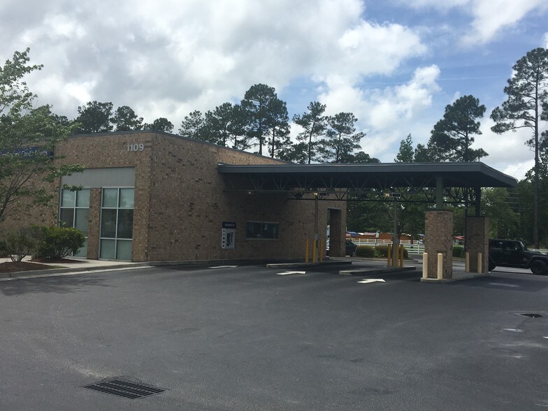 More Photos Of 1109 New Pointe Blvd, Leland Freestanding For Lease