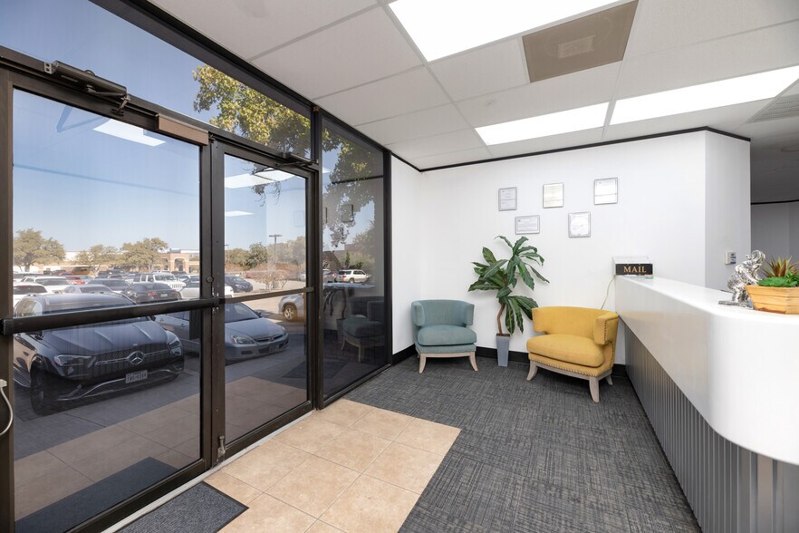 More Photos Of 1610 Corporate Ct, Irving Office For Lease