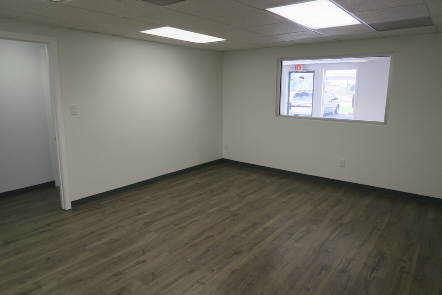 More Photos Of 5930 Star Ln, Houston General Retail For Lease