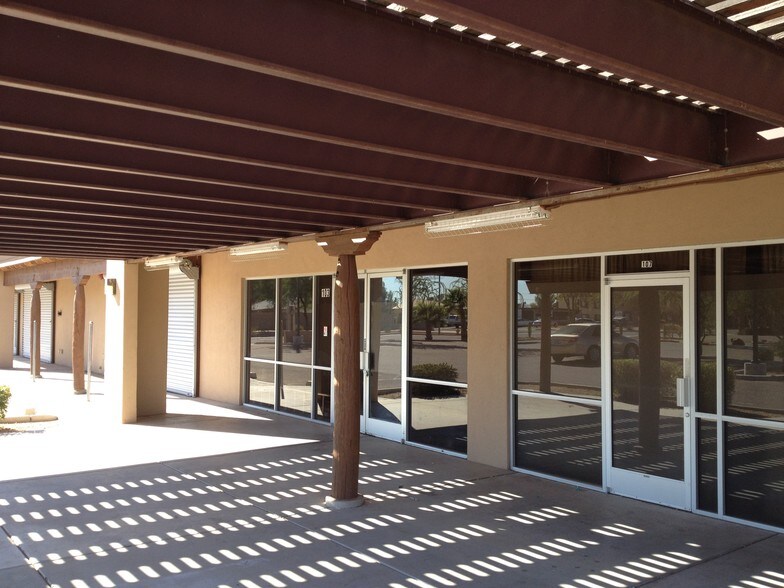 More Photos Of 2534 E Greenway Rd, Phoenix Freestanding For Lease