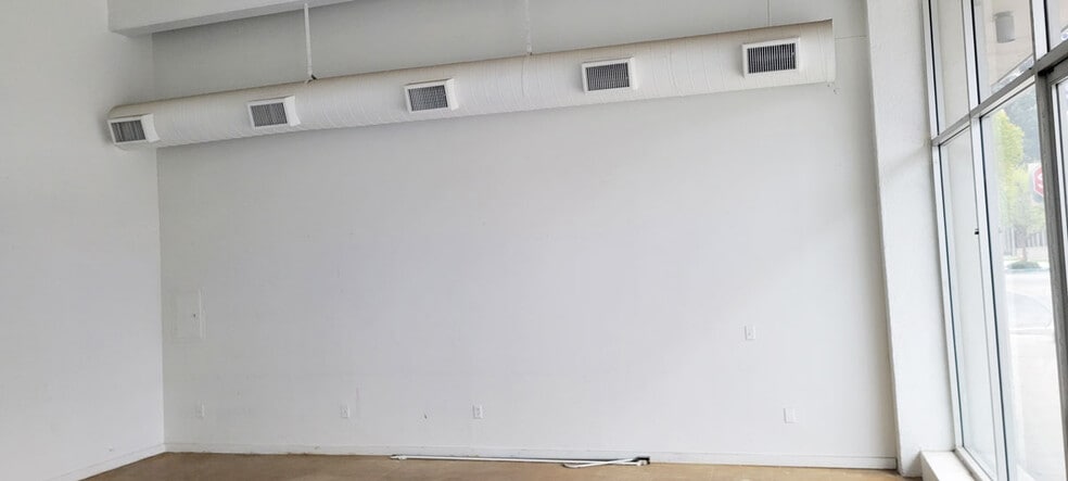 More Photos Of 386 S Thomas St, Pomona Restaurant For Lease