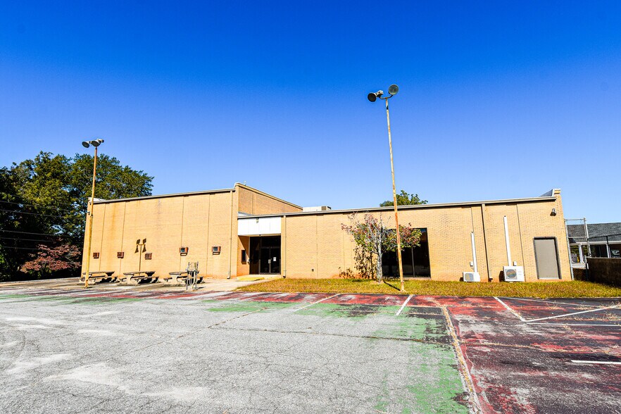 More Photos Of 16 Jackson St, Zebulon Light Distribution For Sale