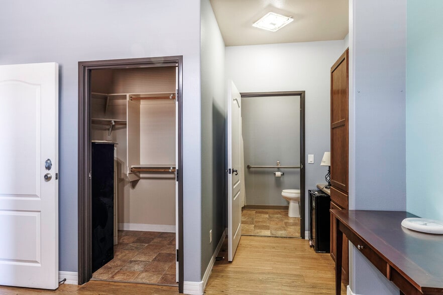 More Photos Of 16286 S Sunland Gin Rd, Arizona City Rehabilitation Center For Sale