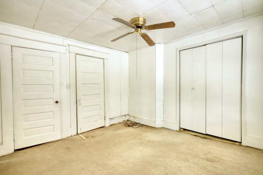 More Photos Of 510 S Camellia Blvd, Fort Valley Convenience Store For Sale