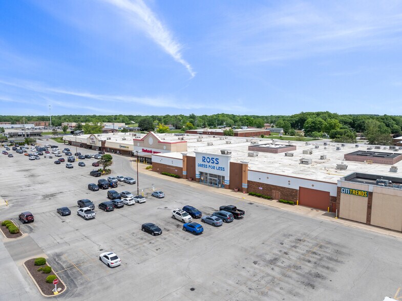 More Photos Of 2917 N Vermilion St, Danville General Retail For Sale