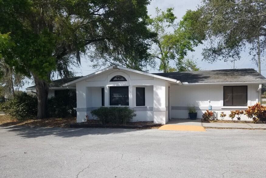 5304 Mile Stretch Dr  