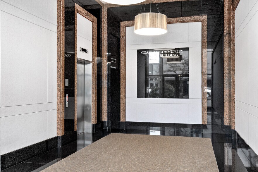 More Photos Of 2815 Colby Ave, Everett Office For Lease