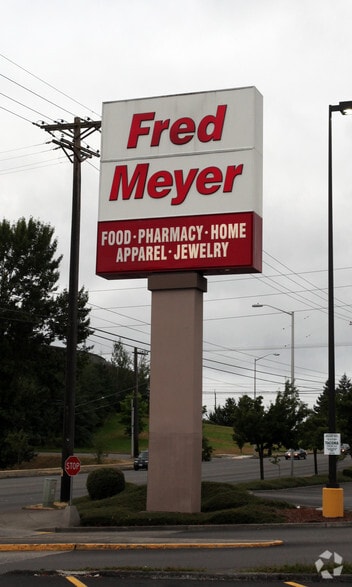 More Photos Of 4505 S 19th St, Tacoma Freestanding For Lease