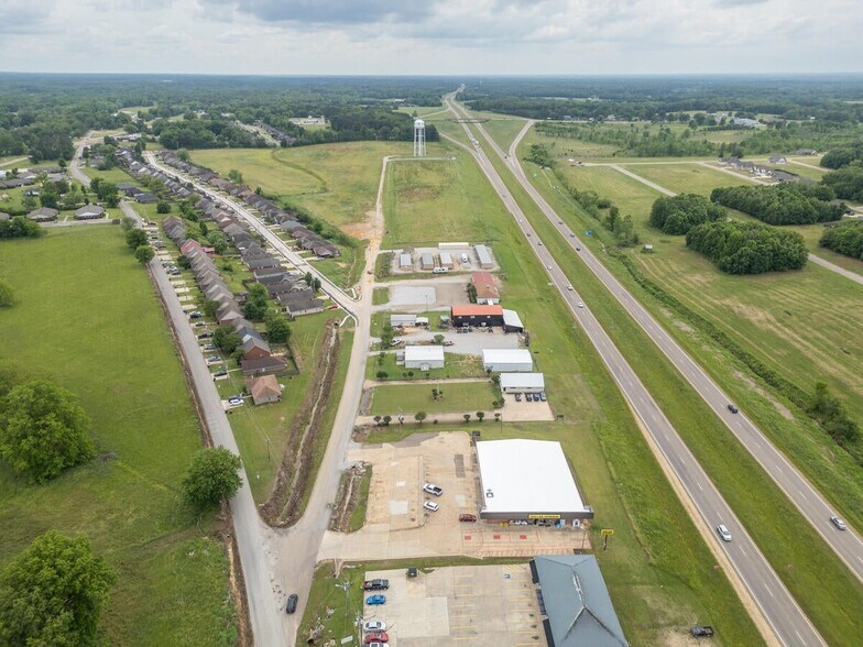 More Photos Of 107 N Lee Dr, Guntown Freestanding For Sale