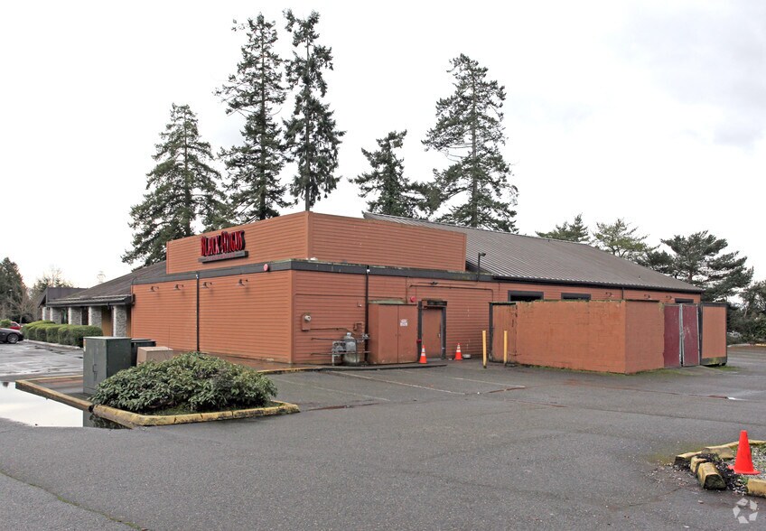 More Photos Of 2400 S 320th St, Federal Way Restaurant For Lease