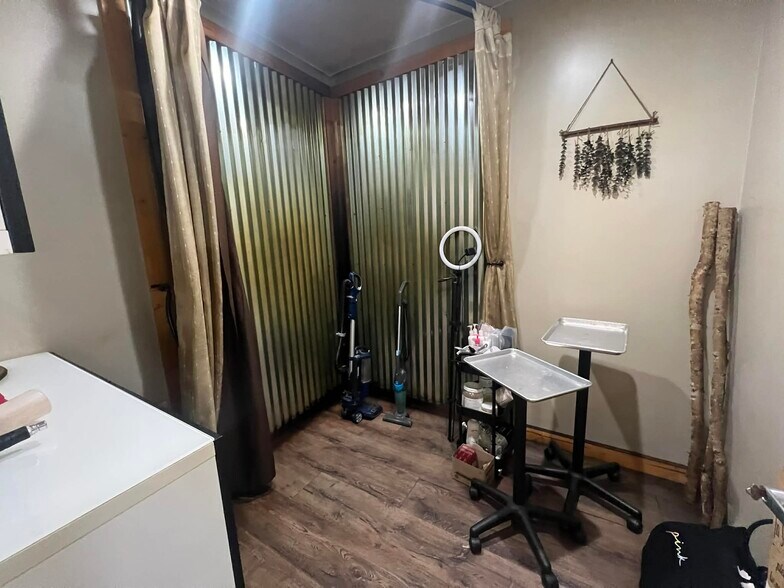 More Photos Of 1990 N 2000 W, Farr West Light Distribution For Lease
