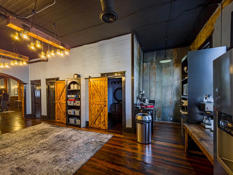 More Photos Of 105-111 W Central, Valdosta Storefront Retail Office For Sale