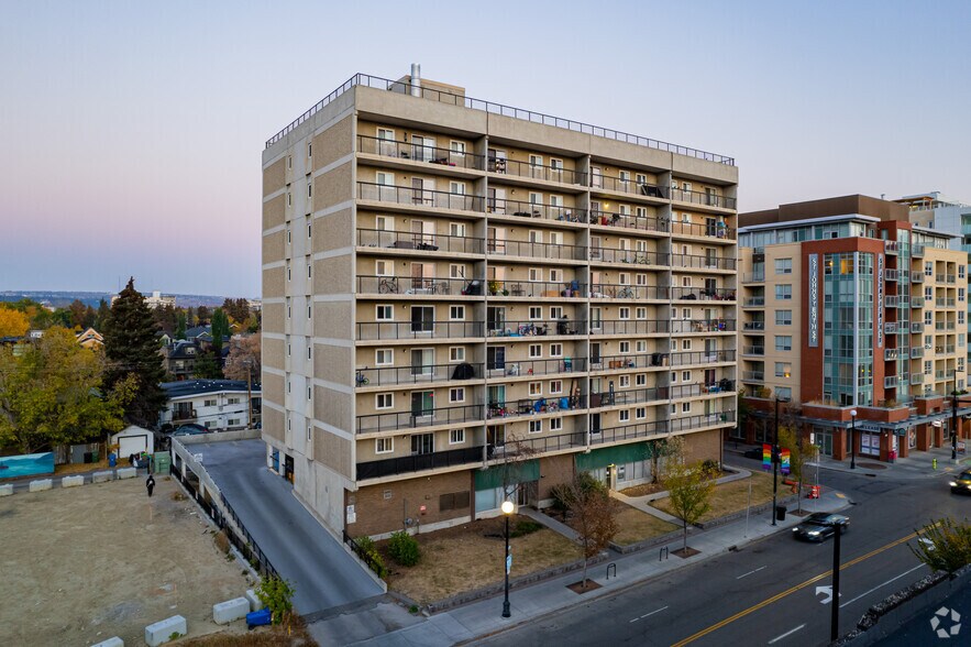 More Photos Of 325 10th St NW, Calgary Apartments For Lease