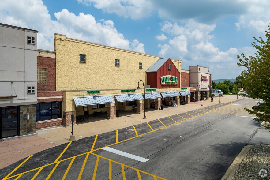 More Photos Of 5320-5360 Northwest Hwy, Crystal Lake General Retail For Lease