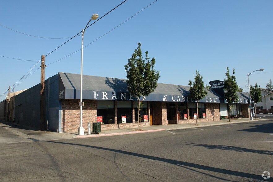 More Photos Of 121 N Encina St, Visalia Storefront Retail Office For Lease