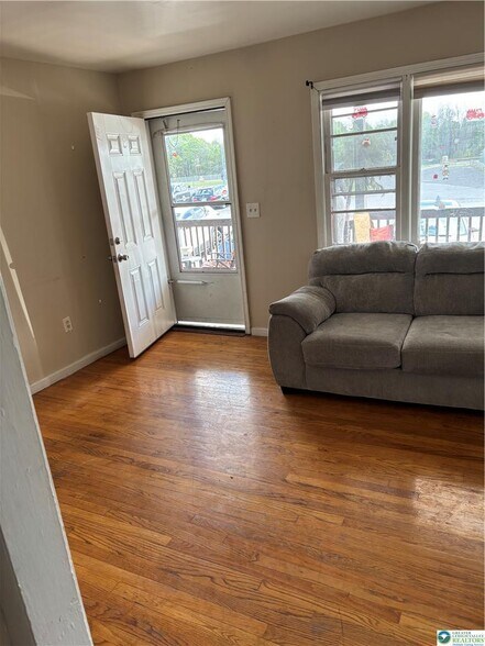 More Photos Of 435 W Main St, Pen Argyl Apartments For Sale