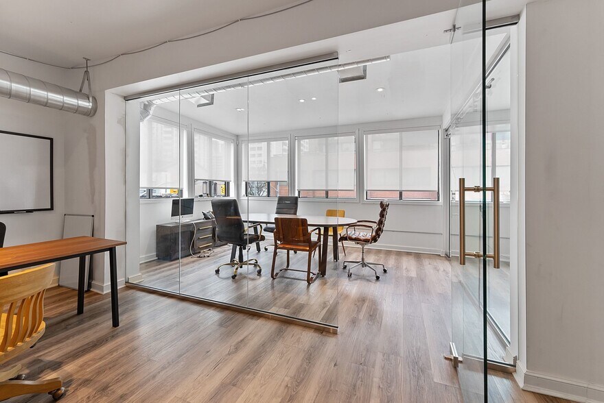 More Photos Of 481-483 Church St, Toronto Storefront Retail Office For Lease