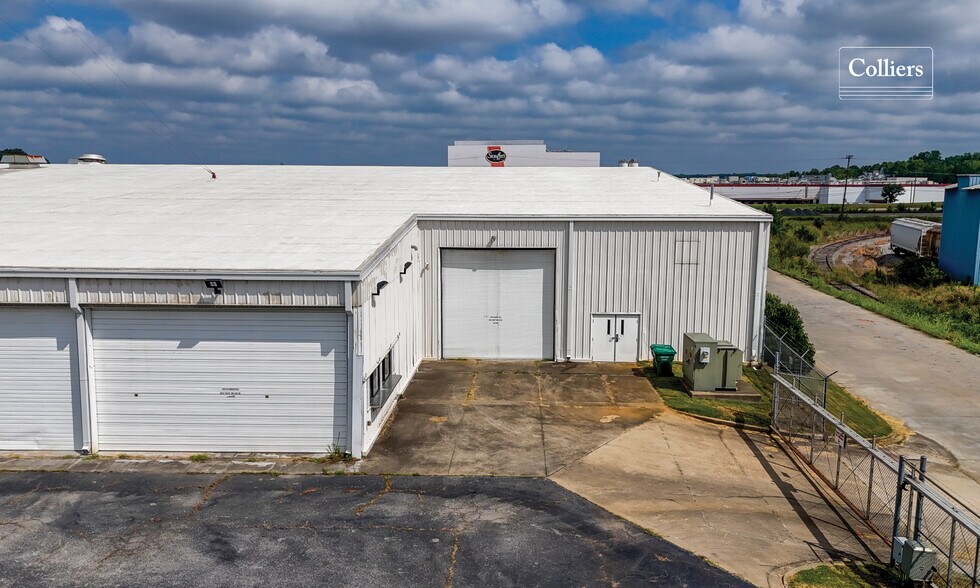 More Photos Of 811 Hamrick St, Gaffney Warehouse For Sale