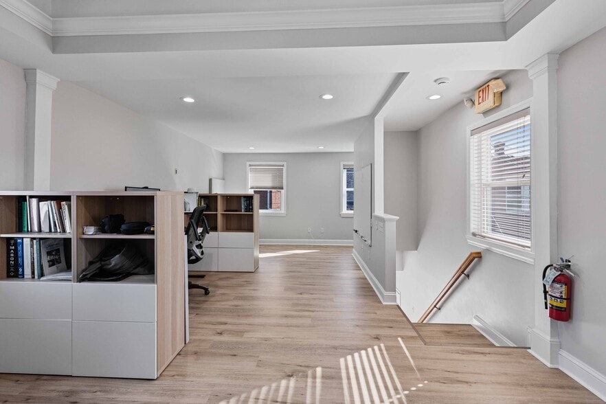 More Photos Of 439-441 Beaver St, Sewickley Storefront Retail Office For Sale