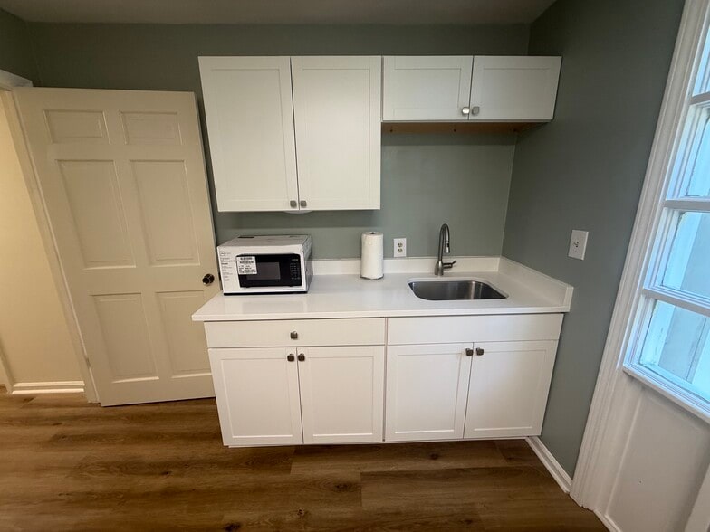 More Photos Of 5 Calendar Ct, Columbia Medical For Lease