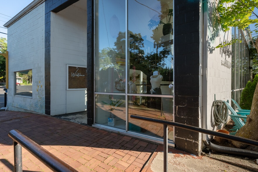 More Photos Of 220 Xenia Ave, Yellow Springs Storefront For Sale