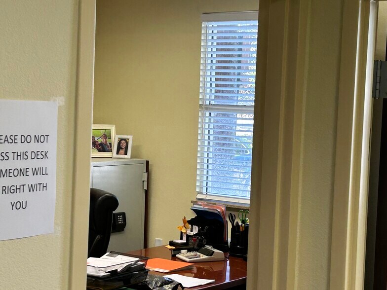 More Photos Of 1073 Willa Springs Dr, Winter Springs Office For Sale
