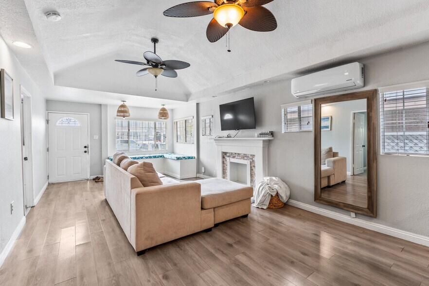 More Photos Of 126 E Balboa Blvd, Newport Beach Multifamily For Sale