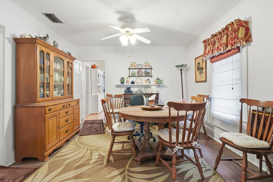 More Photos Of 718 E New York Ave, Deland Specialty For Sale
