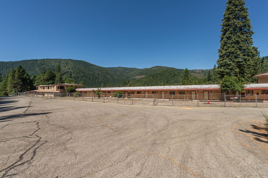 More Photos Of 4221 Siskiyou Ave, Dunsmuir Hotel For Sale