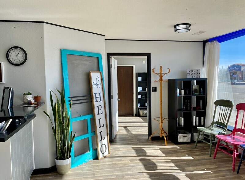 More Photos Of 252 W Main St, Delta General Retail For Sale