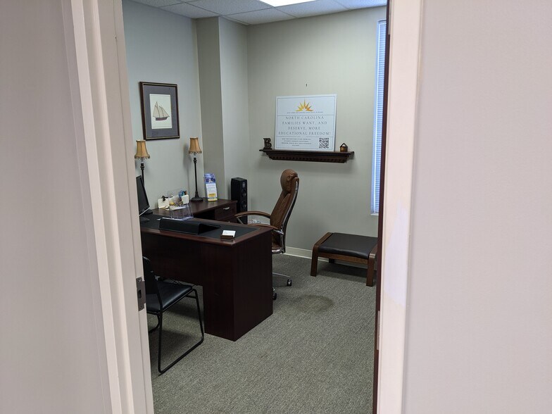 More Photos Of 249 Williamson Rd, Mooresville Medical For Lease