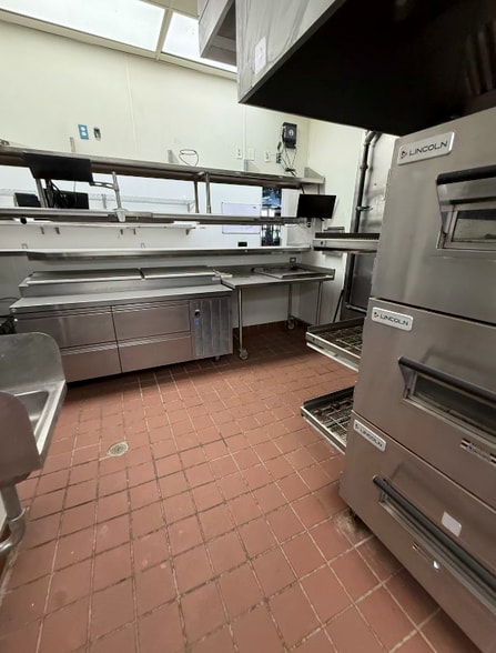 More Photos Of 340 Vin Rambla, El Paso Restaurant For Lease