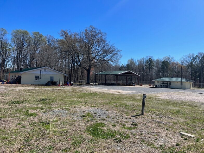 More Photos Of 1625 N US Highway 29, Salisbury Flex For Sale
