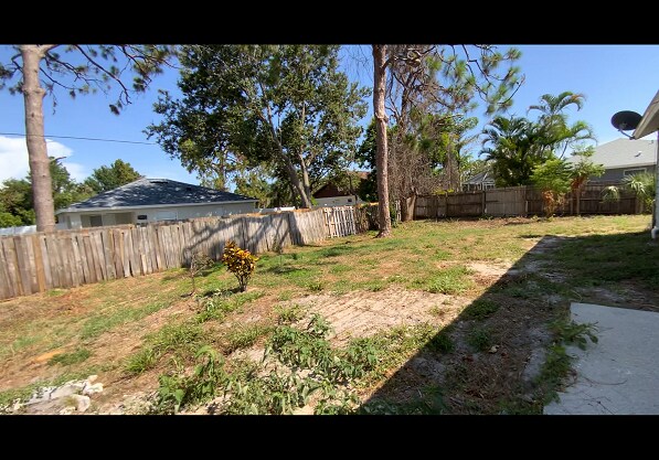 More Photos Of 855 Jamaica Rd, Venice Apartments For Sale