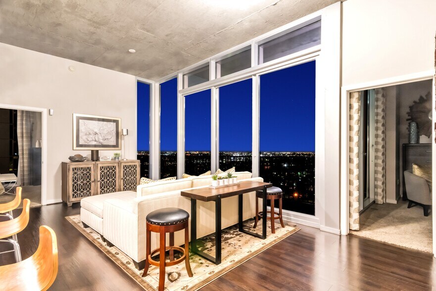 More Photos Of 5927 Almeda Rd, Houston Apartments For Lease