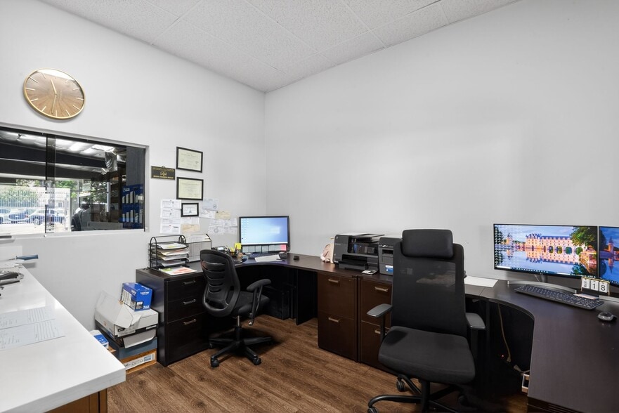 More Photos Of 18314 Sherman Way, Reseda Storefront For Lease