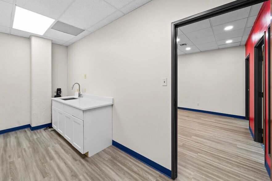 More Photos Of 1800 NE Loop 410, San Antonio Unknown For Lease