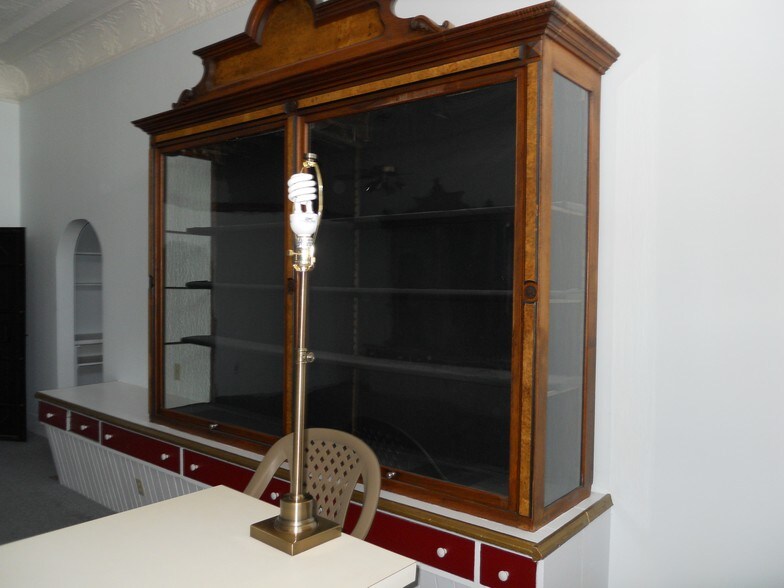 More Photos Of 115 S Main St, Vassar Office Residential For Lease