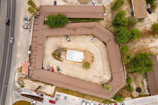 More Photos Of 1912 Veterans Blvd, Del Rio Hotel For Sale