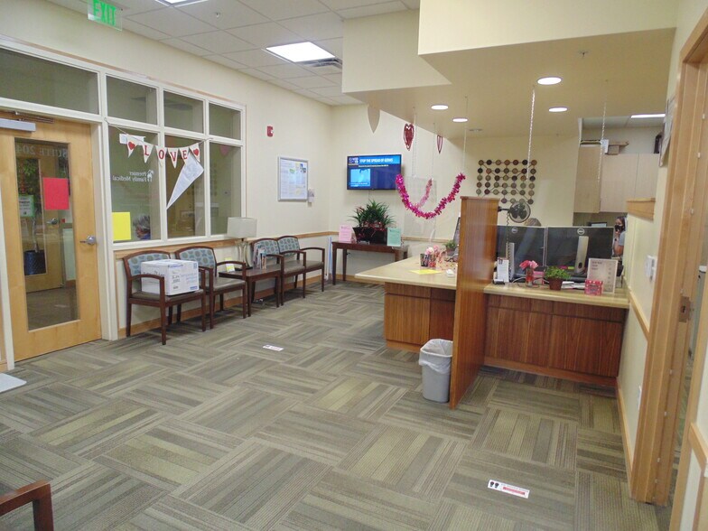 More Photos Of 1528 N Commerce Dr, Saratoga Springs Medical For Sale