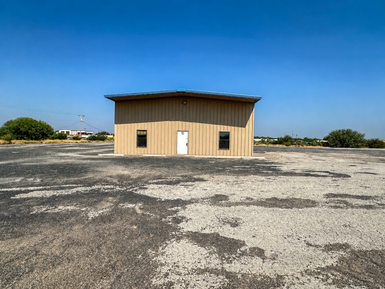 More Photos Of 243 Foster Dr, Asherton Warehouse For Sale