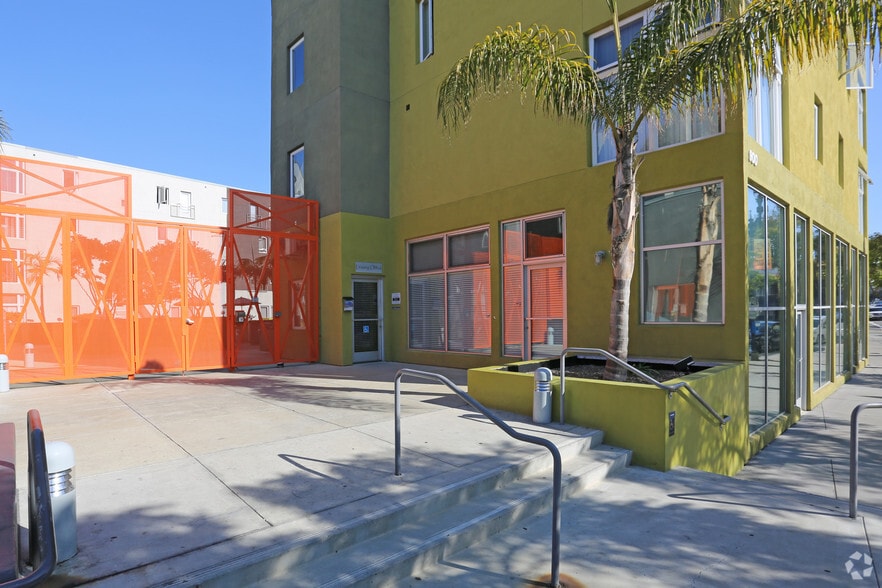 More Photos Of 900 F St, San Diego Apartments For Lease