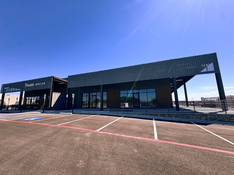 Primary Photo Of 12304 Eastlake Blvd blvd, El Paso Restaurant For Lease