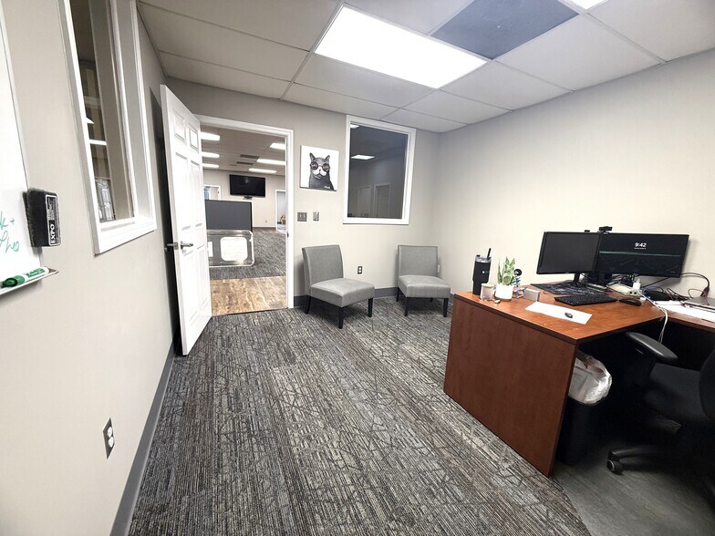 More Photos Of 125 Winchester Dr, Sedalia Office For Lease