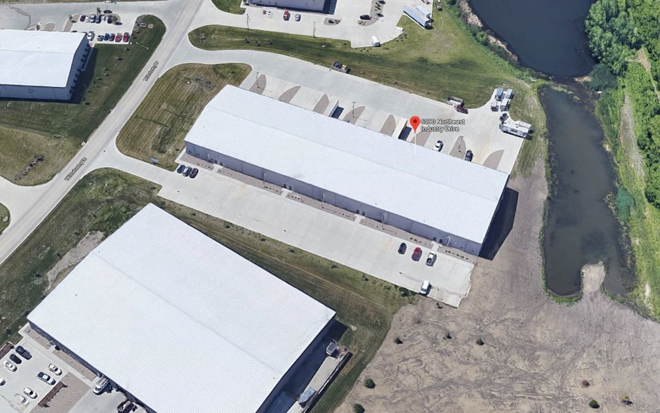 More Photos Of 6290 NE Industry Dr, Des Moines Warehouse For Lease