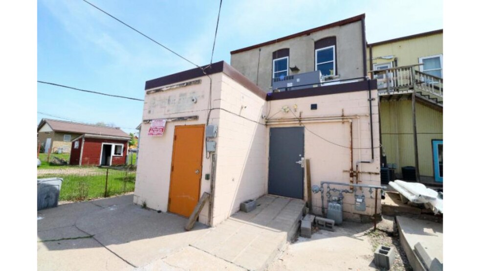More Photos Of 717 Rose St, La Crosse General Retail For Lease