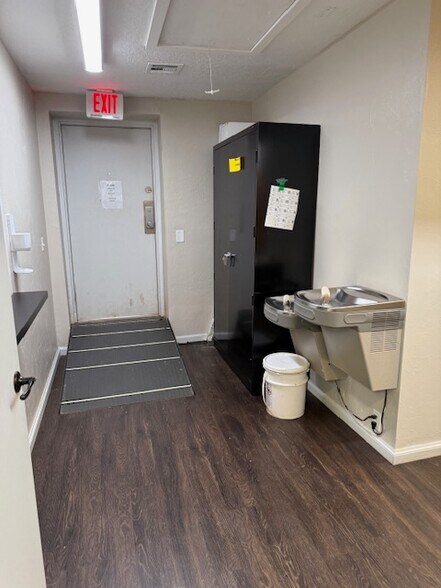 More Photos Of 119 E Main St, Norman General Retail For Lease