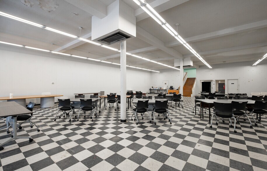 More Photos Of 1008 W Main St, Durham Storefront Retail Office For Lease