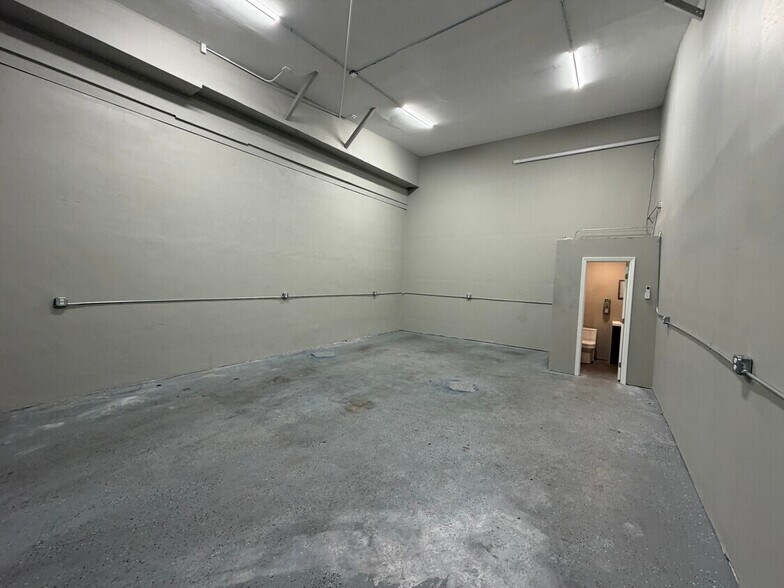 More Photos Of 1173-1179 SW 1st Way, Deerfield Beach Industrial For Lease